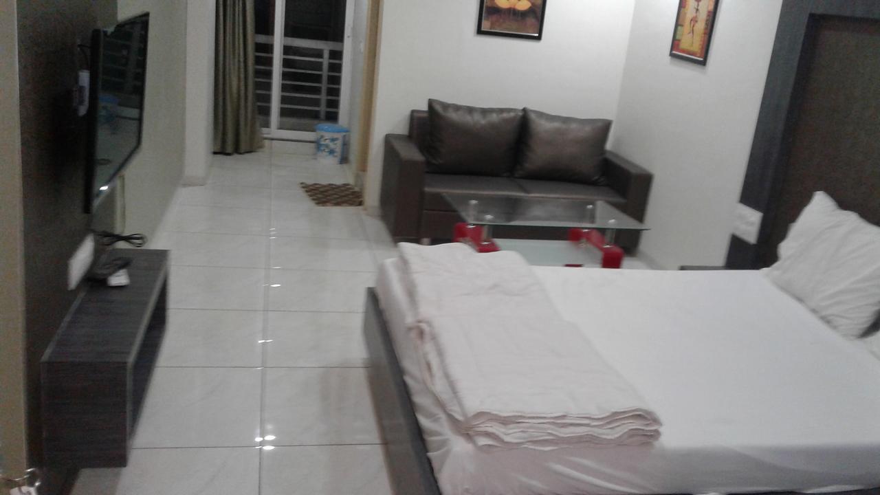 Hotel The Grand Parshwanath Sankeshvar Εξωτερικό φωτογραφία