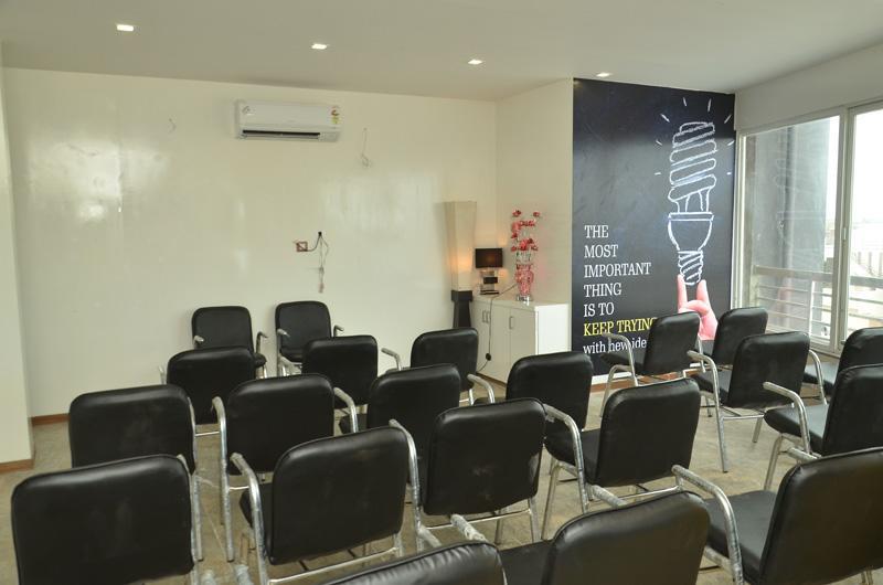 Hotel The Grand Parshwanath Sankeshvar Εξωτερικό φωτογραφία