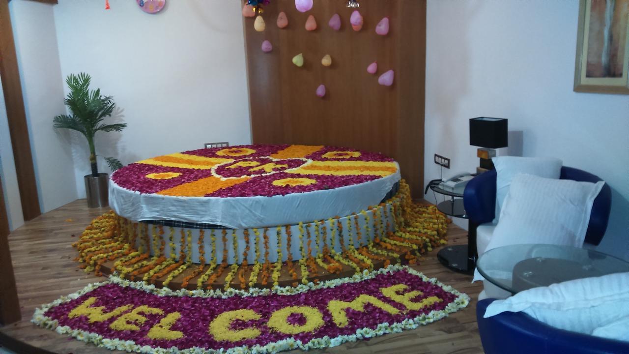 Hotel The Grand Parshwanath Sankeshvar Εξωτερικό φωτογραφία