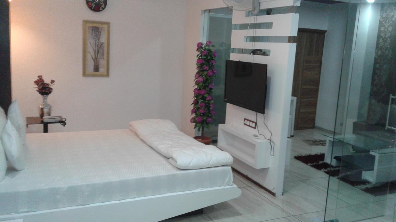 Hotel The Grand Parshwanath Sankeshvar Εξωτερικό φωτογραφία