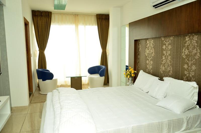 Hotel The Grand Parshwanath Sankeshvar Εξωτερικό φωτογραφία